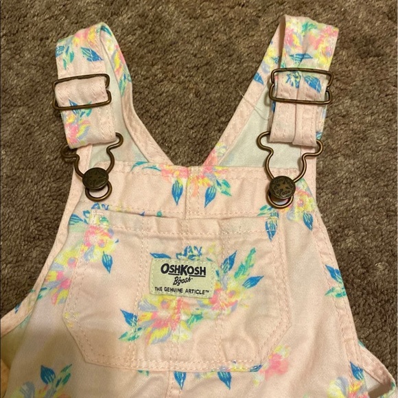 Floral Shortalls Oshkosh - Picture 2 of 2